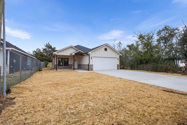 928 Duckenfield, Tyler, TX 75701