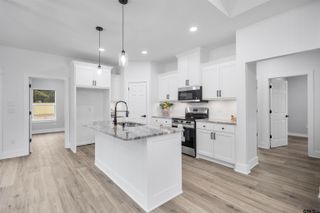 928 Duckenfield, Tyler, TX 75701