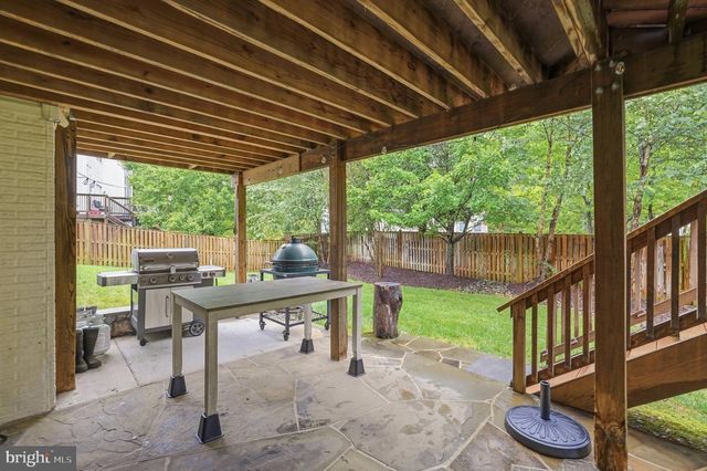 1604 WOODBRIDGE CT NE, Leesburg, VA 20176