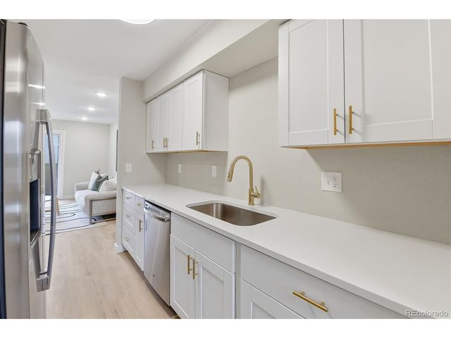 1060 S Parker Rd 27, Denver, CO 80231