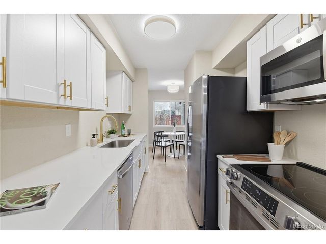 1060 S Parker Rd 27, Denver, CO 80231