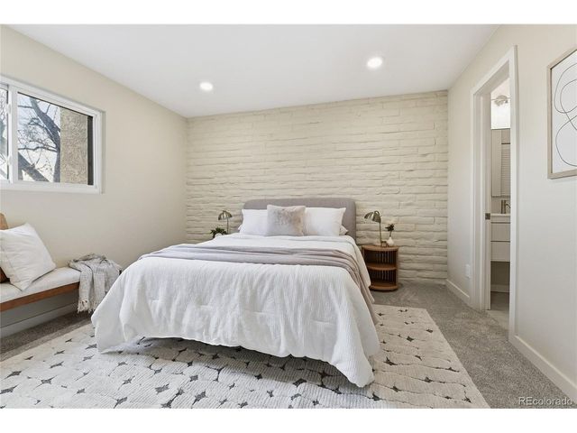 1060 S Parker Rd 27, Denver, CO 80231