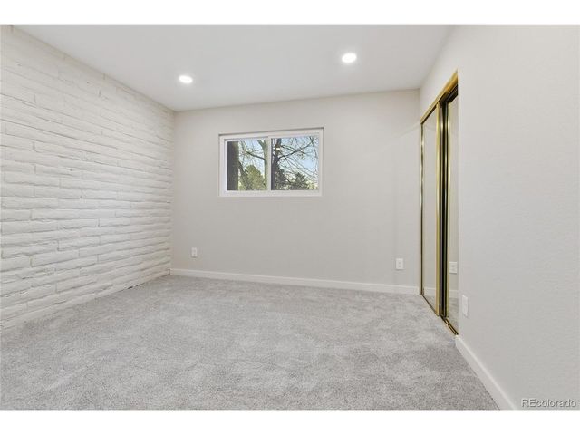 1060 S Parker Rd 27, Denver, CO 80231