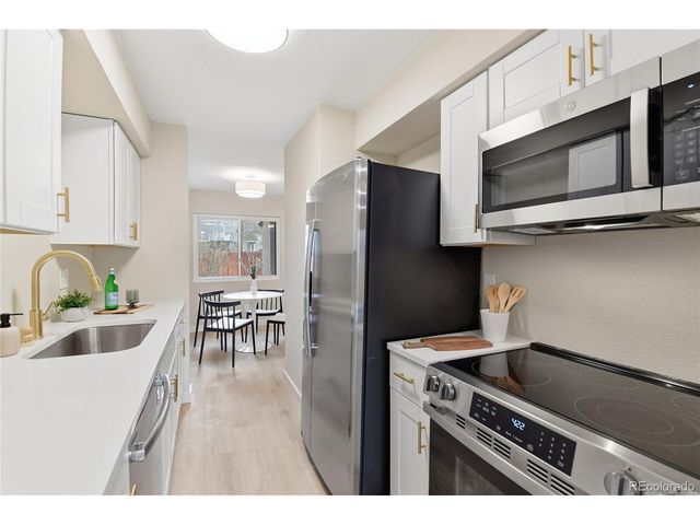 1060 S Parker Rd 27, Denver, CO 80231