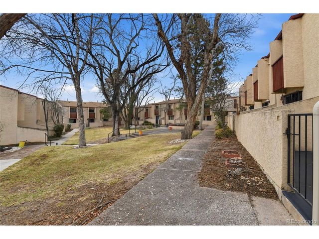 1060 S Parker Rd 27, Denver, CO 80231