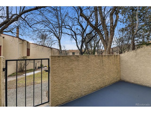 1060 S Parker Rd 27, Denver, CO 80231