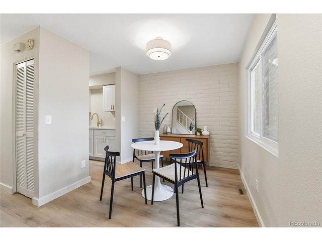 1060 S Parker Rd 27, Denver, CO 80231