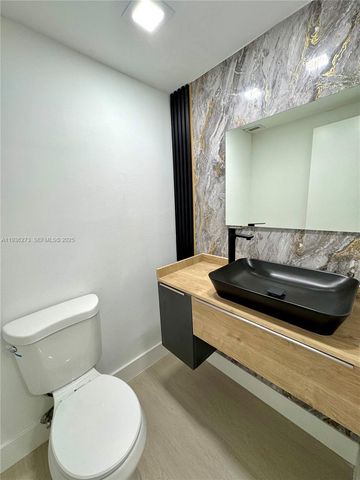 300 Bayview Dr 1201, Sunny Isles Beach, FL 33160