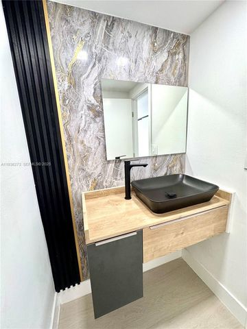 300 Bayview Dr 1201, Sunny Isles Beach, FL 33160