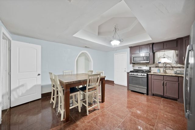 1717 E Harvey Avenue, Fort Worth, TX 76104