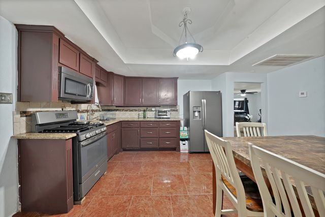 1717 E Harvey Avenue, Fort Worth, TX 76104