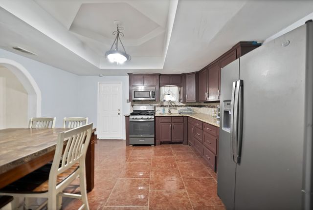 1717 E Harvey Avenue, Fort Worth, TX 76104