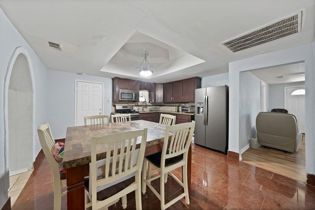 1717 E Harvey Avenue, Fort Worth, TX 76104