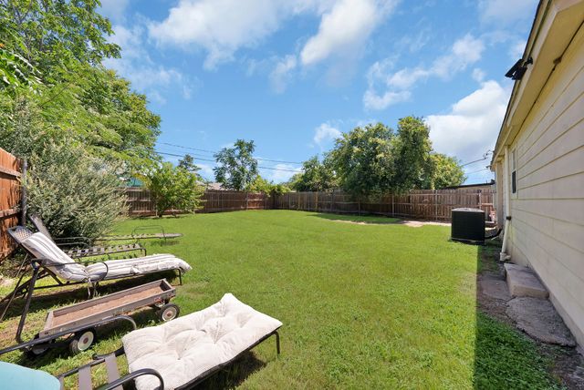 1717 E Harvey Avenue, Fort Worth, TX 76104