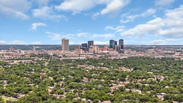 1717 E Harvey Avenue, Fort Worth, TX 76104
