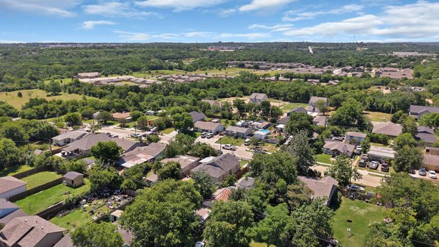 1717 E Harvey Avenue, Fort Worth, TX 76104