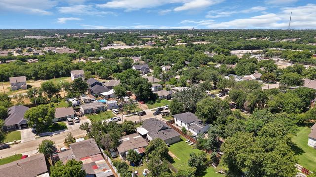1717 E Harvey Avenue, Fort Worth, TX 76104