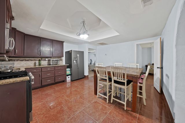 1717 E Harvey Avenue, Fort Worth, TX 76104
