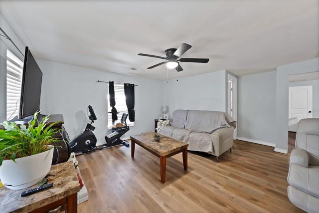 1717 E Harvey Avenue, Fort Worth, TX 76104
