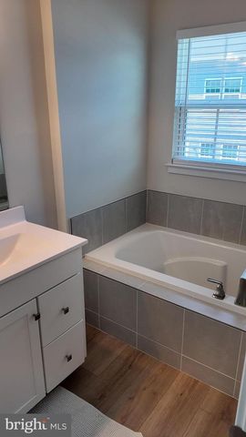 5441 CEDAR GROVE DR, Upper Marlboro, MD 20772