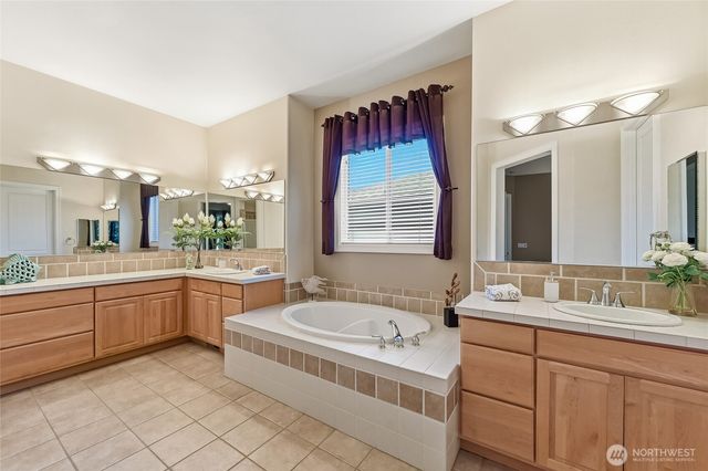 23729 NE 116th Place, Redmond, WA 98053