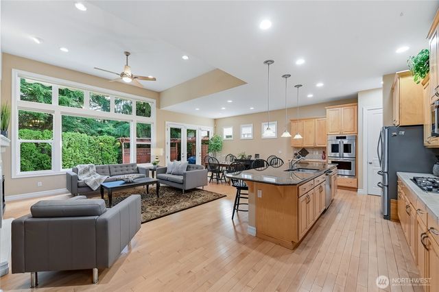 23729 NE 116th Place, Redmond, WA 98053