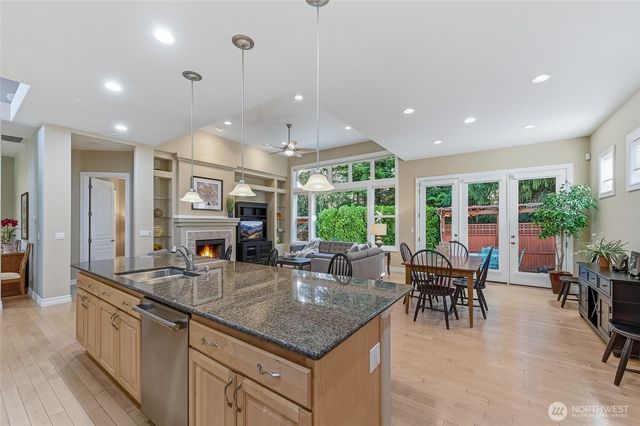 23729 NE 116th Place, Redmond, WA 98053