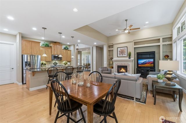 23729 NE 116th Place, Redmond, WA 98053