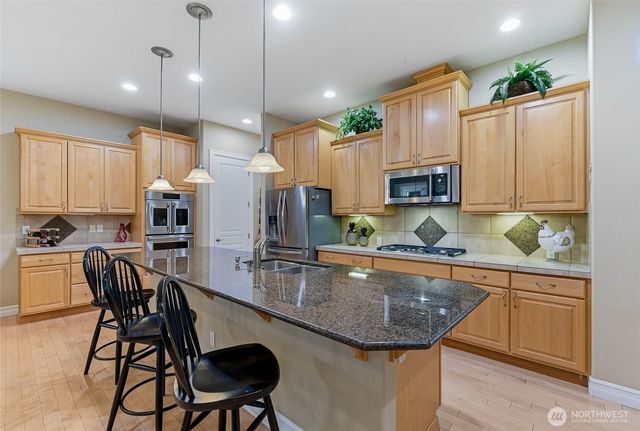 23729 NE 116th Place, Redmond, WA 98053