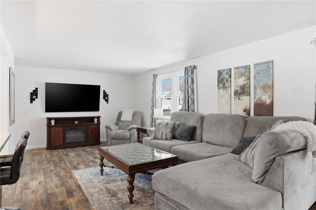 7 Francis Drive, Perinton, NY 14526