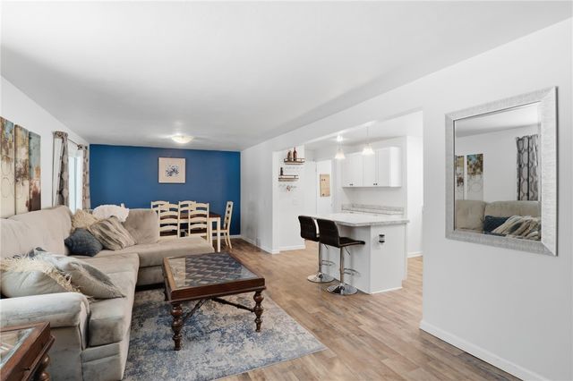 7 Francis Drive, Perinton, NY 14526