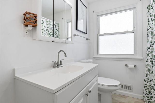 7 Francis Drive, Perinton, NY 14526