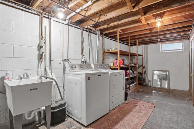 7 Francis Drive, Perinton, NY 14526