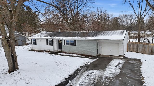 7 Francis Drive, Perinton, NY 14526