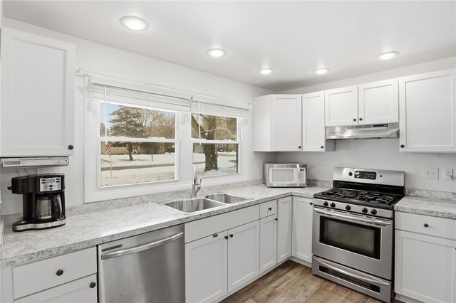 7 Francis Drive, Perinton, NY 14526