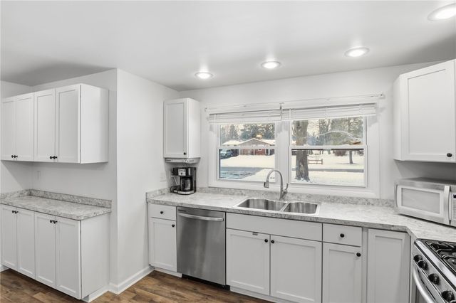 7 Francis Drive, Perinton, NY 14526