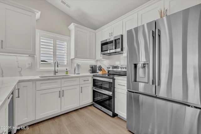 2106 Inlet Avenue, Holly Ridge, NC 28445