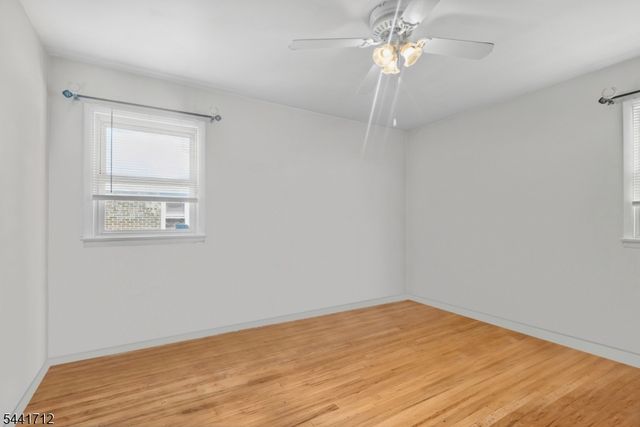 825 Mccandless Pl, Linden City, NJ 07036