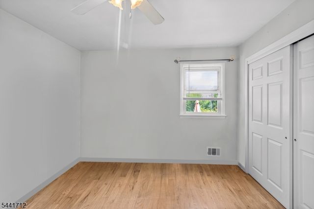 825 Mccandless Pl, Linden City, NJ 07036