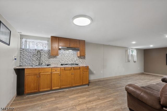 825 Mccandless Pl, Linden City, NJ 07036