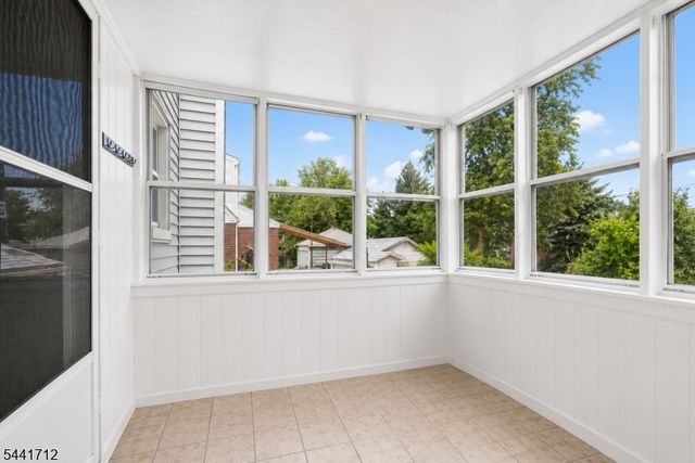 825 Mccandless Pl, Linden City, NJ 07036