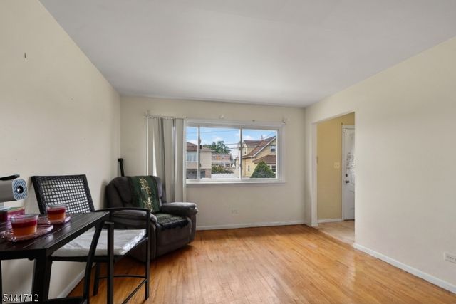825 Mccandless Pl, Linden City, NJ 07036