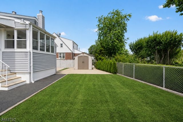 825 Mccandless Pl, Linden City, NJ 07036