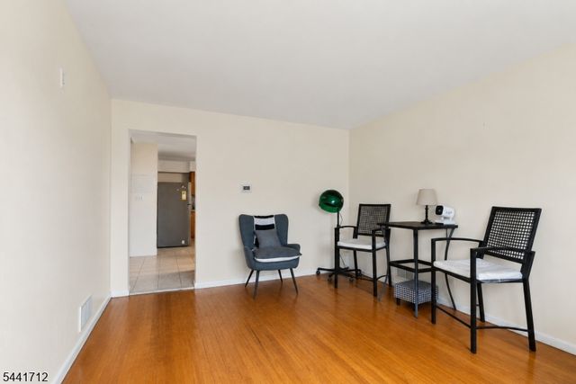 825 Mccandless Pl, Linden City, NJ 07036