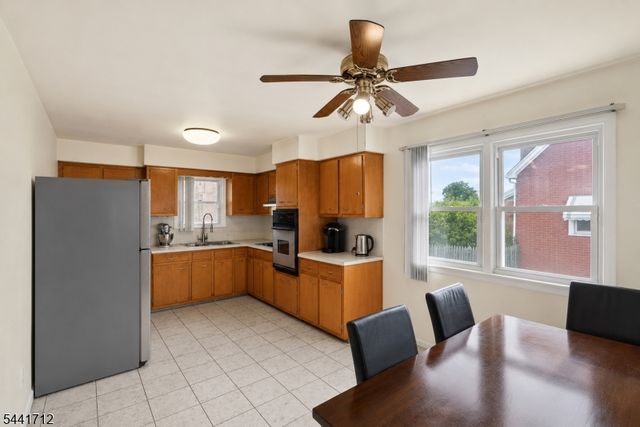 825 Mccandless Pl, Linden City, NJ 07036