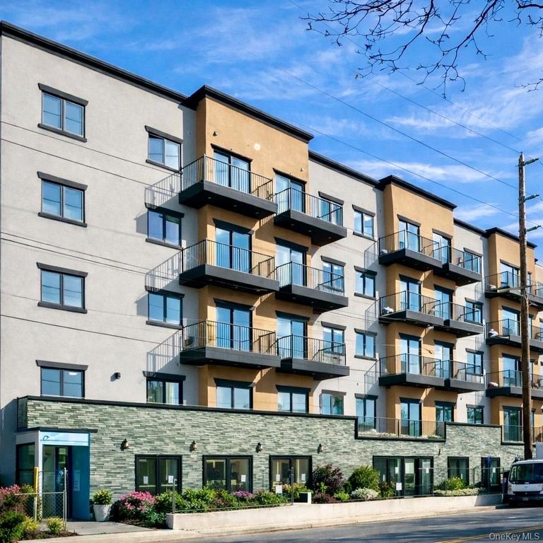 356-370 Bayview Avenue, Inwood, NY 11096