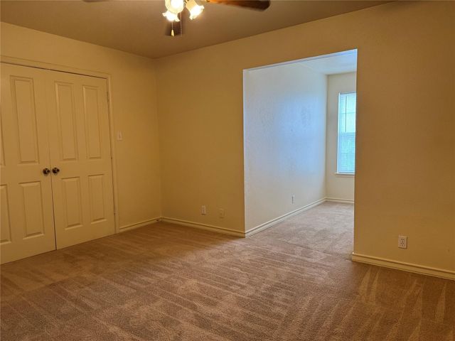 220 SANDSTONE DR A, Jarrell, TX 76537