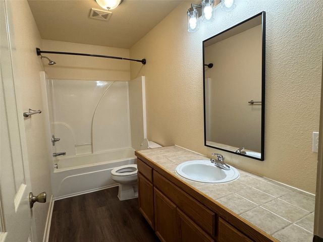 220 SANDSTONE DR A, Jarrell, TX 76537