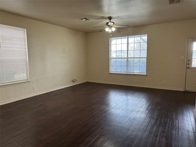 220 SANDSTONE DR A, Jarrell, TX 76537