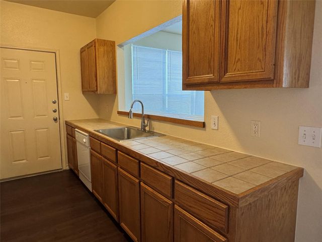 220 SANDSTONE DR A, Jarrell, TX 76537